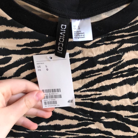 Zebra striped Tee - Picture 3 of 3